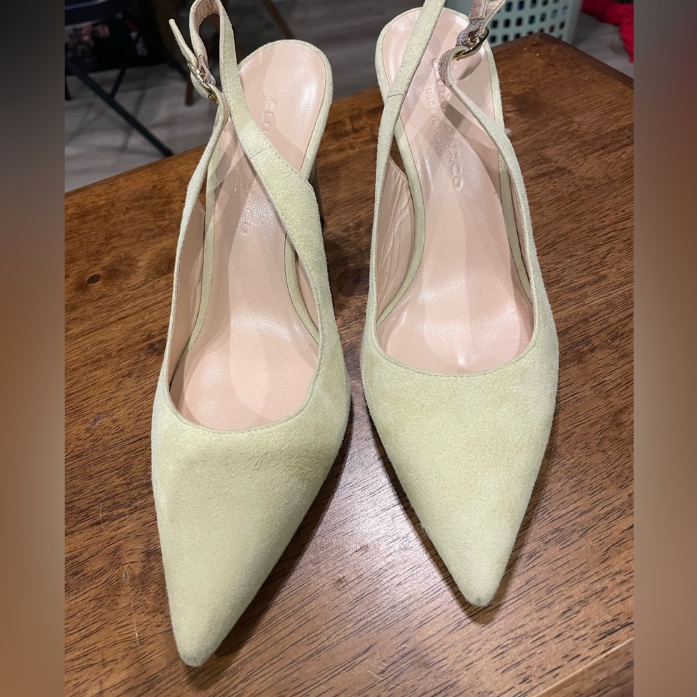 Classic LIKE NEW Club Monaco Suede Sling Back Heels